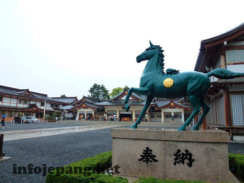 Patung Kuda lambang kerajaan