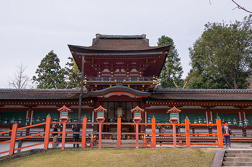 Bagian dalam Kasuga Taisha di Nara