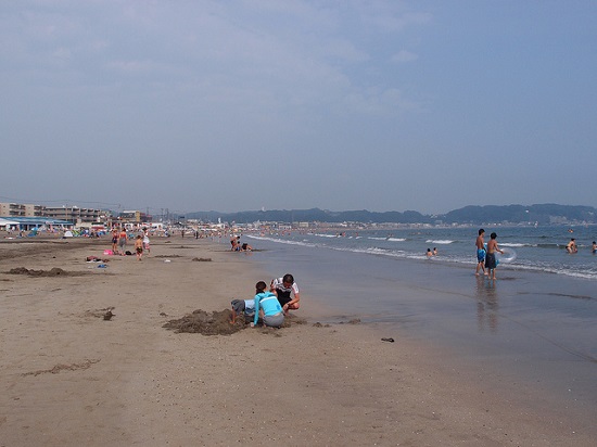 Bermain air dan berenang sepuasnya di Pantai Kamakura