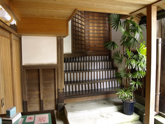 Interior rumah ninja di Kuil Ninja Myoryuji