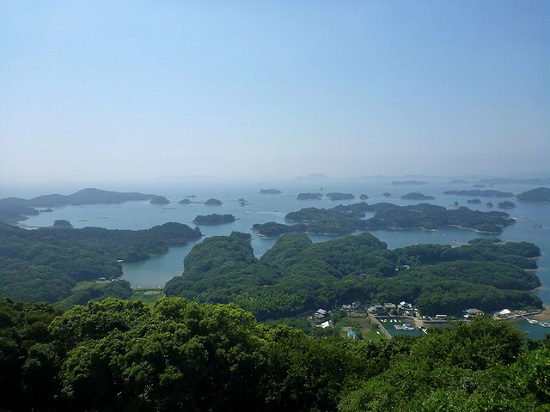 Kepulauan Kujukushima dari atas observatorium Yumiharidake