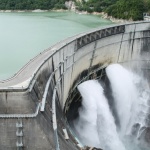 Kurobe Dam di Musim Panas