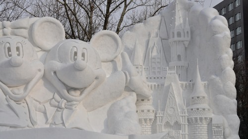 Mickey mouse di Festival musim salju Sapporo