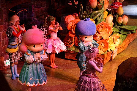 Parade tarian di Sanrio Puroland