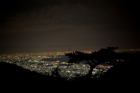 Pemandangan dari Gunung Maya-san Kobe malam hari