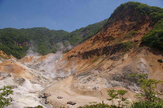 Pemandangan lembah neraka Jigokudani Noboribetsu