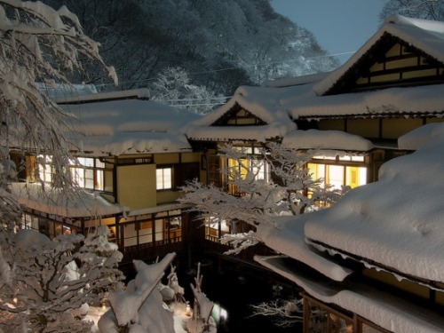 Tips Liburan Musim Dingin di Jepang: Penginapan tradisional Jepang di musim dingin
