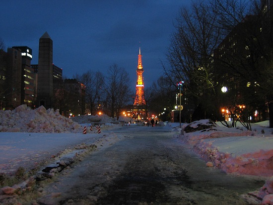 Sapporo TV Tower dari Taman Odori