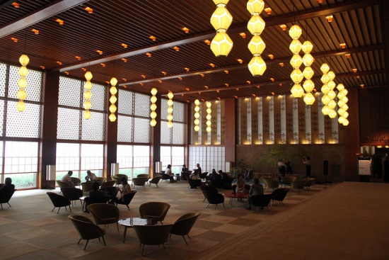 Suasana lobi hotel Okura Tokyo