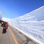 Berjalan kaki melewati tembok Salju di Tateyama