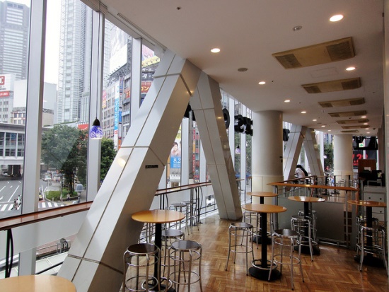 Tempat unik melihat pemandangan Tokyo dari Starbucks Shibuya