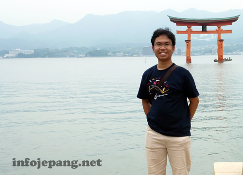 Foto saya saat mengunjungi The Great Torii Miyajima