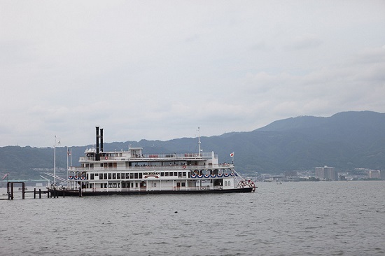 Kapal sightseeing Michigan di Danau Biwa