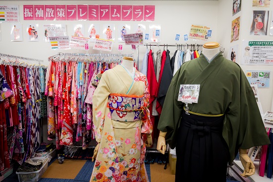 koleksi-kimono-di-yumeyakata-kyoto