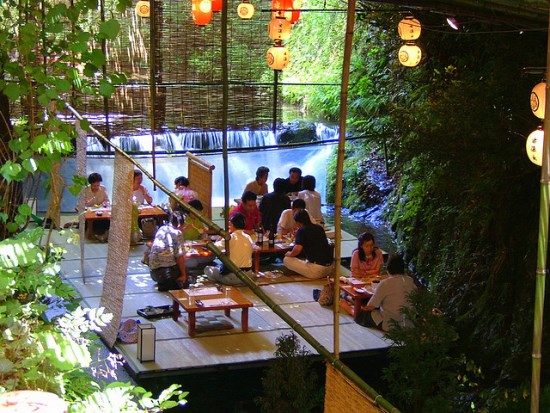 Restoran di atas air di Kifune Jinja