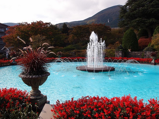 Air mancur raksasa di Taman Gora Hakone