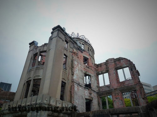 Pergi ke Atomic Bomb Dome di Hiroshima