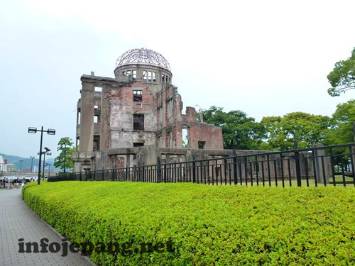 Pergi ke Atomic Bomb Dome di Hiroshima