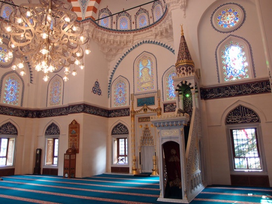 Suasana Mesjid Tokyo Camii