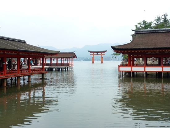 Bangunan kuil Itsukushima