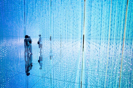 Exhibition Body Immerse di Teamlab Planets Tokyo