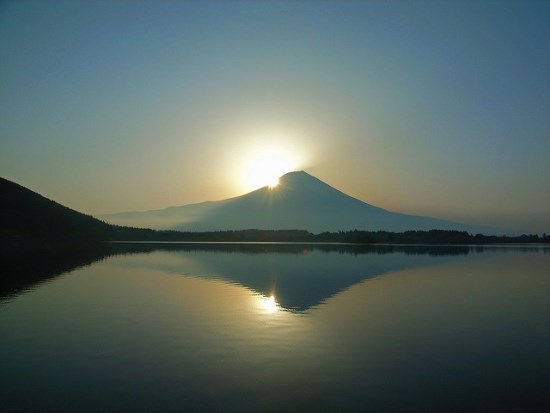 Fenomena Diamond Head Gunung Fuji dari Danau Tanuki