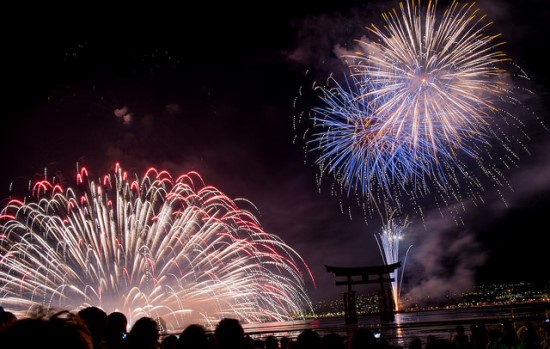 Festival Kembang Api Terkenal di Jepang Miyajima Hanabi