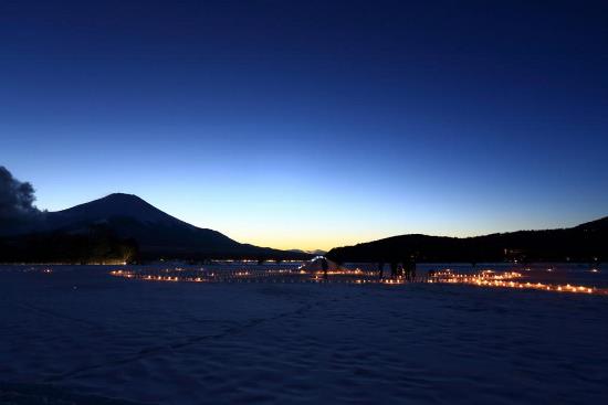 Foto Yamanakako Ice Candle Festival