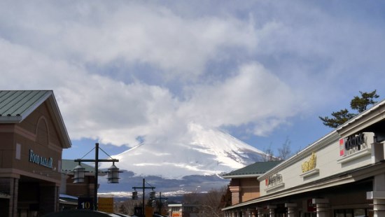 Gunung Fuji dari Gotemba Premium Outlets