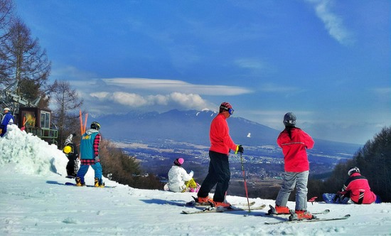 Gunung Fuji kelihatan dari Resort Ski Fujimi Panorama