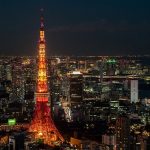 Iluminasi Tokyo Tower yang keren di malam hari