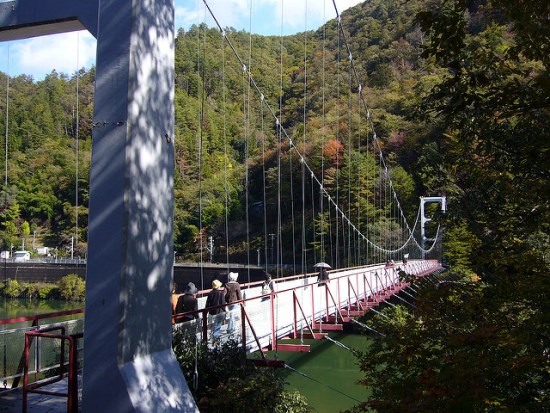 Jembatan di Tebing Tenryukyo Nagano