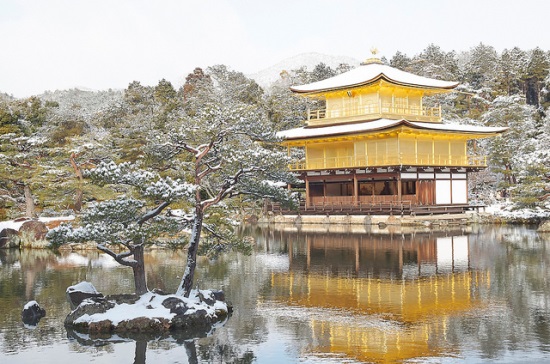 Keindahan Musim Dingin di Jepang Kuil Kinkakuji