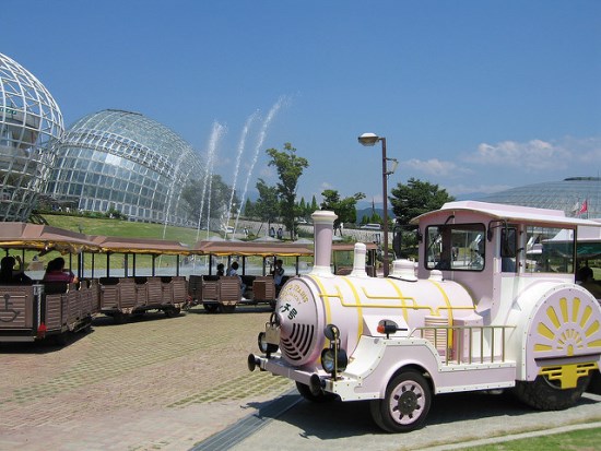 Kereta keliling Kebun Buah Fuefukigawa