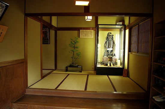 Koleksi keluarga Maeda di Tosanokami-ke Shiryokan
