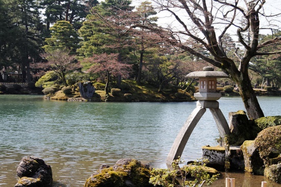 Lentera Kotojitoro di Taman Kenrokuen