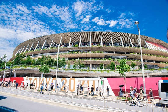 Melihat Japan National Stadium dari dekat