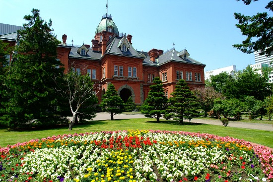 Musim semi di Former Hokkaido Government Office