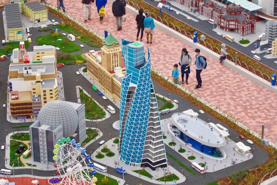 Nagoya Spiral Tower di Legoland Nagoya