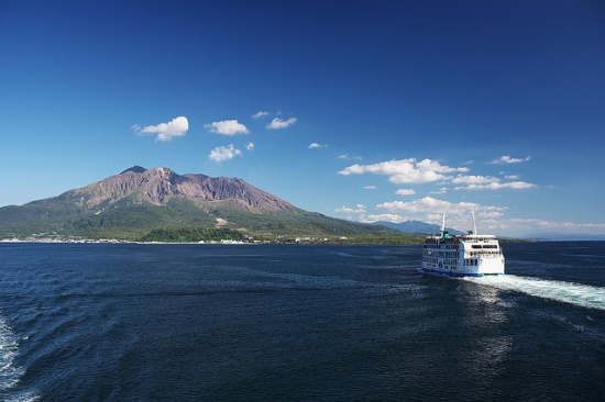 Naik Sakurajima Ferry