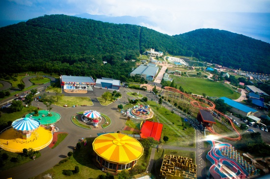 Panorama Taman Bunga Grinpa dari Ferris Wheel