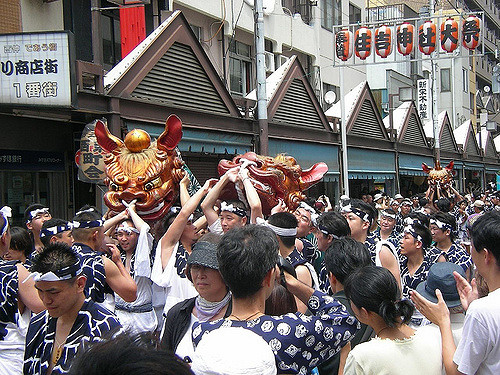 Parade Mikoshi dalam Festival Sumiyoshi