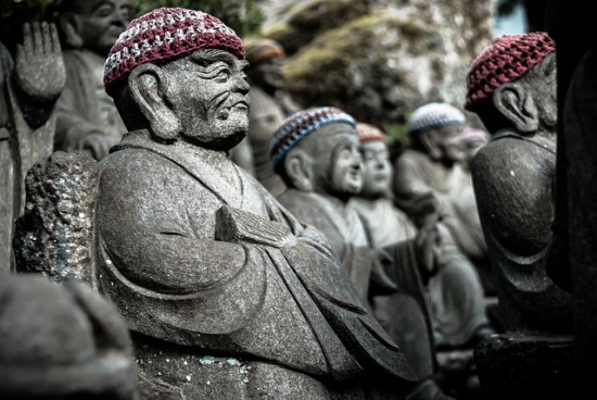 Patung-patung baru unik di Kuil Daishoin Miyajima