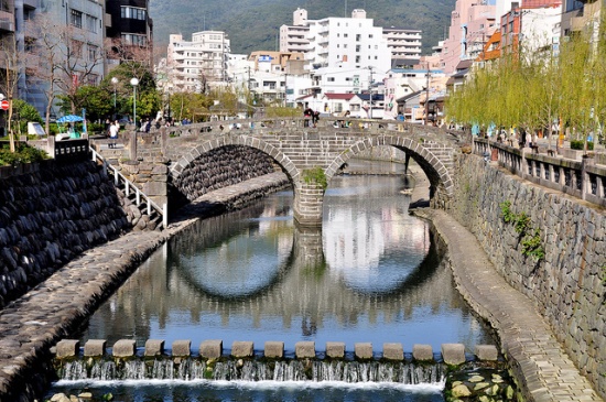 Pemandangan Megane Bridge di Nagasaki