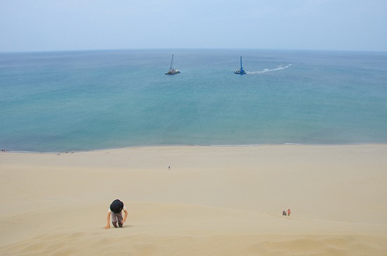 Pemandangan laut dari Tottori Sand Dunes