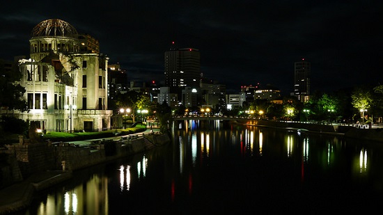 Pemandangan malam Hiroshima Museum Bom Atom