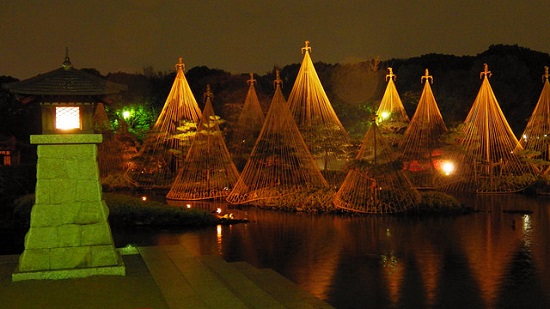 Pemandangan malam Nagoya Shirotori Teien Garden