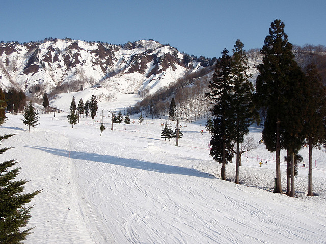 Pemandangan pegunungan dari Resort Ski Ipponsugi