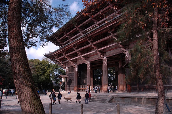 Pintu Nandaimon di Kuil Todaiji Nara