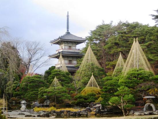 Suasana Kuil Rinnoji Sendai menjelang musim dingin